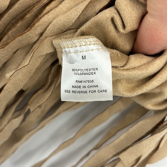 Romeo + Juliet Couture Boho Faux Suede Fringe Top Size Medium New with tags! - Picture 9 of 11